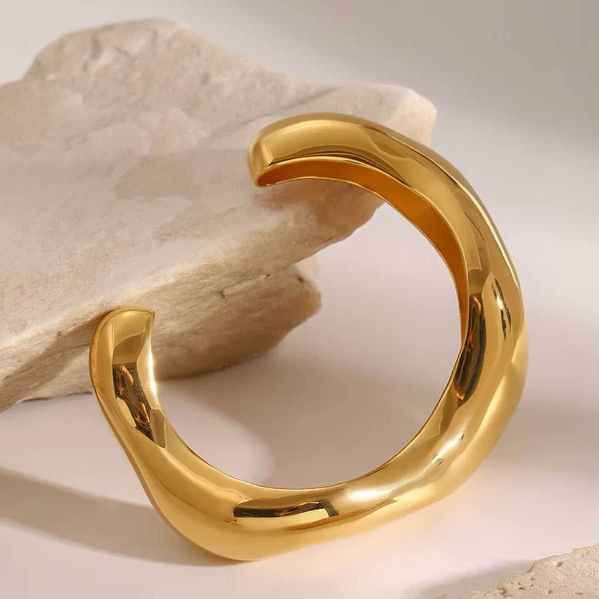 Venus Cuff