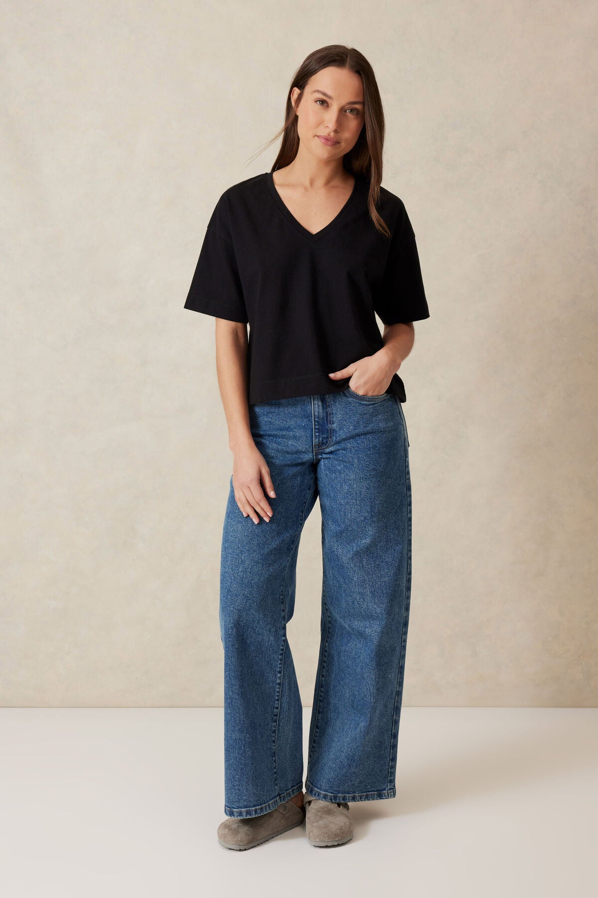 Boxy Vee Neck Tee - Black