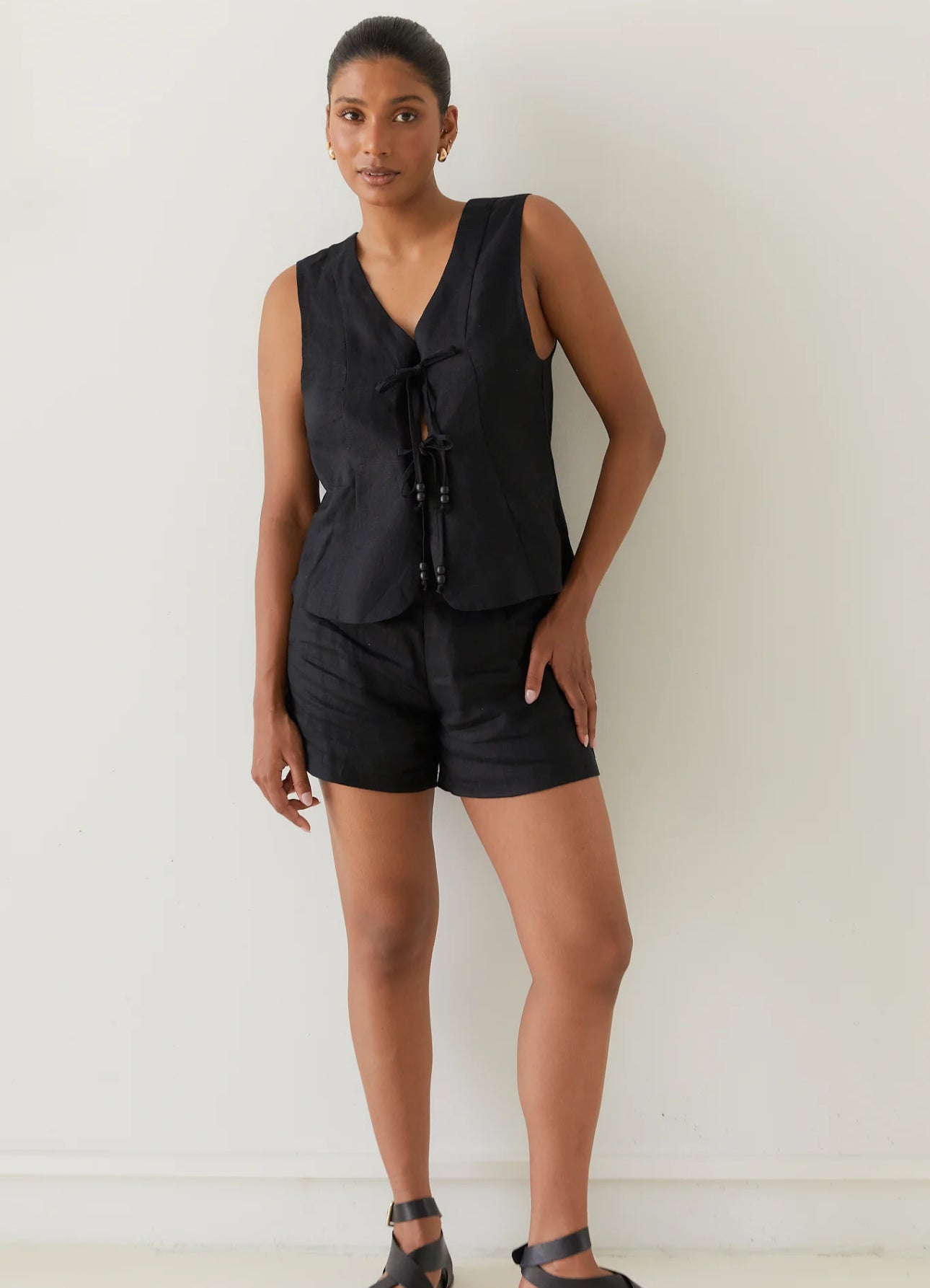 Mimi Black Linen Short