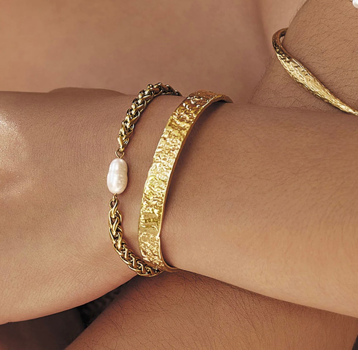 Mia Pearl and Gold Bracelet