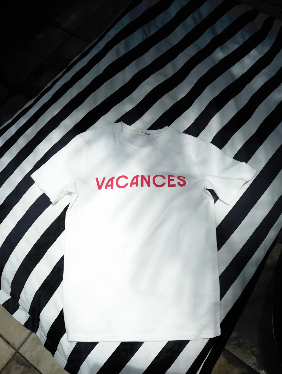 Vacances Tee - Red